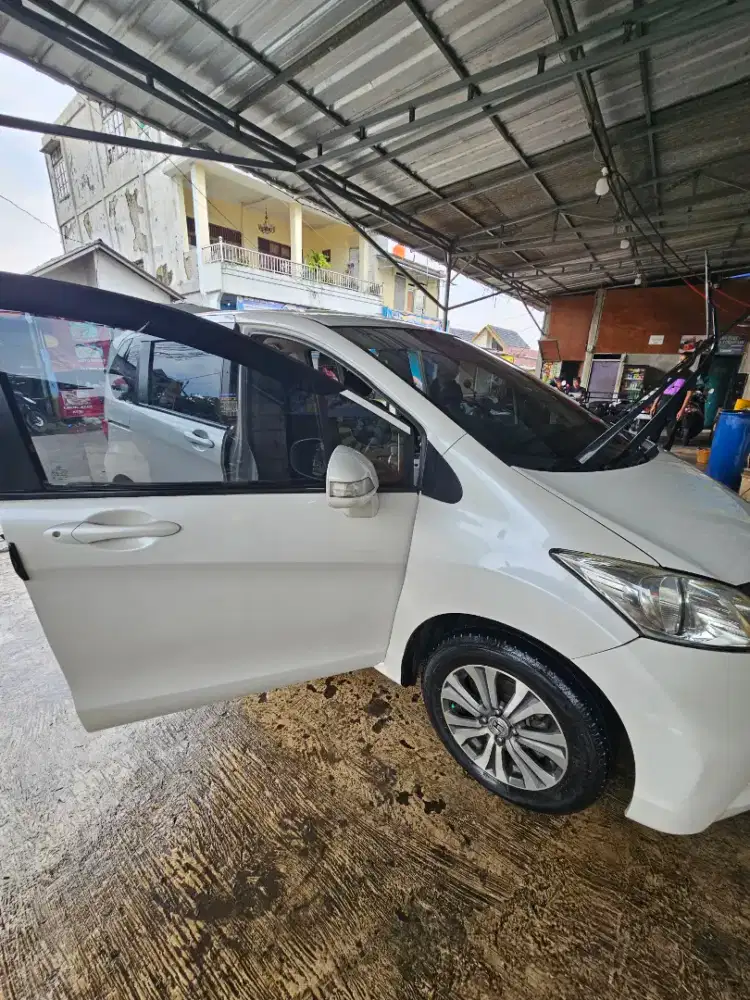 Dijual Honda Freed type E