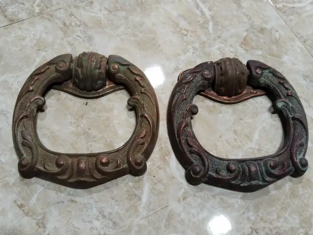 Sepasan Ketukan pintu jadul