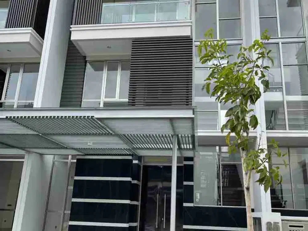 Murah !! Rumah Golf Island PIK 3 Lantai Minimalis Furnished Siap Masuk, Jarang Ada