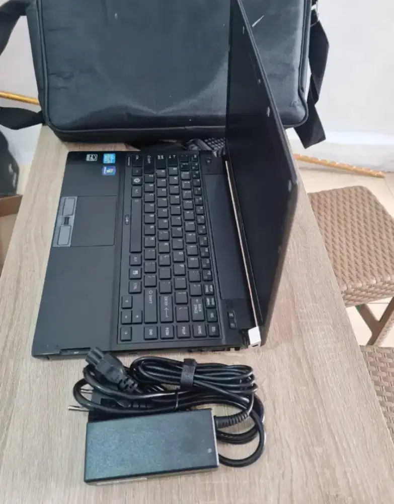 R830 portege 500gb(14inch)Core i3 mulus