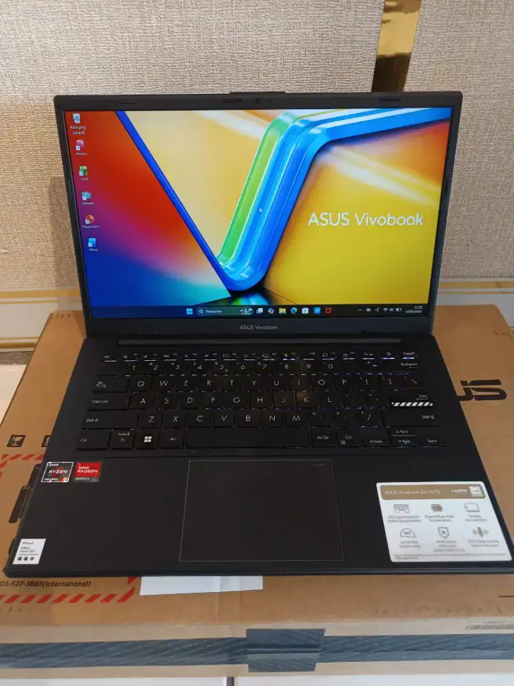 Jual laptop merk ASUS Vivobook Hitam
