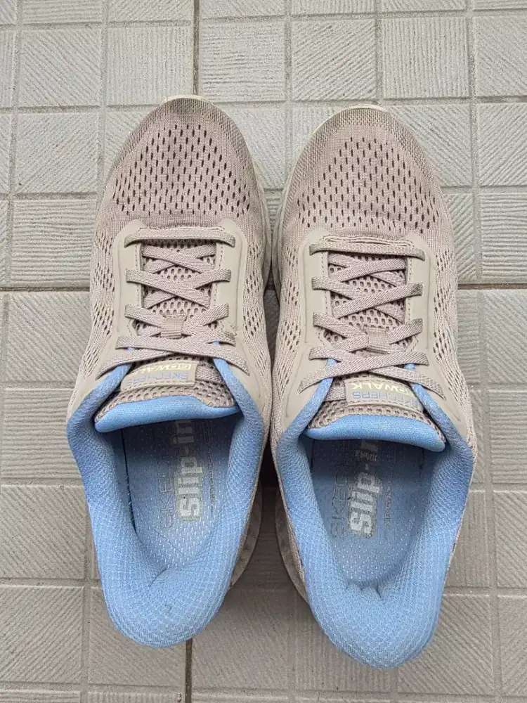 Sepatu skechers slip on original