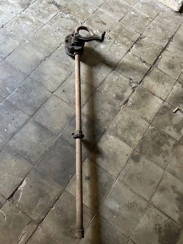 Alat pompa oli manual madein jepang, bahan besi