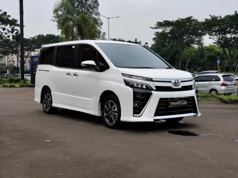 Toyota Voxy 2.0 AT NIK 2020 TANGAN PERTAMA PAJAK HIDUP SIAP PAKAI