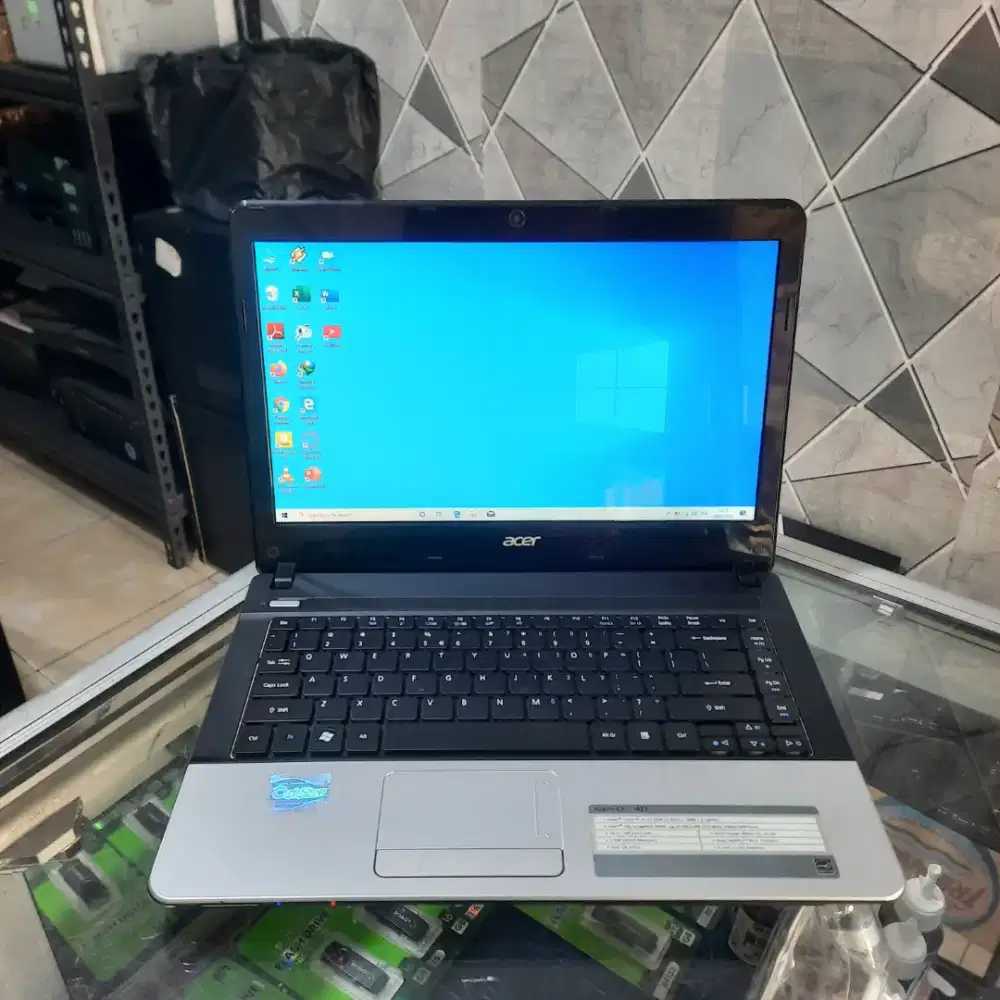 Acer E1-471, Core i7 Gen 3, RAM 8GB, SSD 128GB, Layar 14 inch