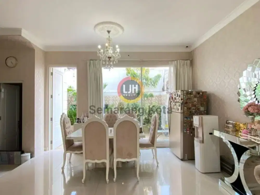 Rumah mewah di Graha Candi Golf