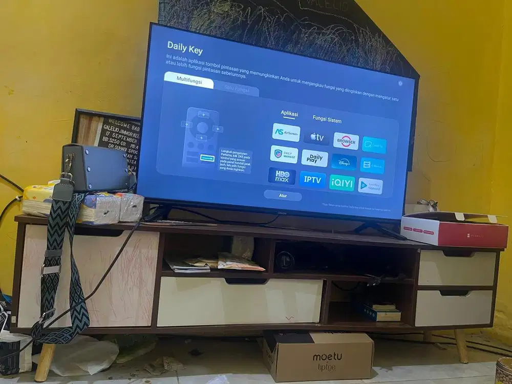 Lemari - meja rias - meja makan - meja tv - kulkas - kompor - ac