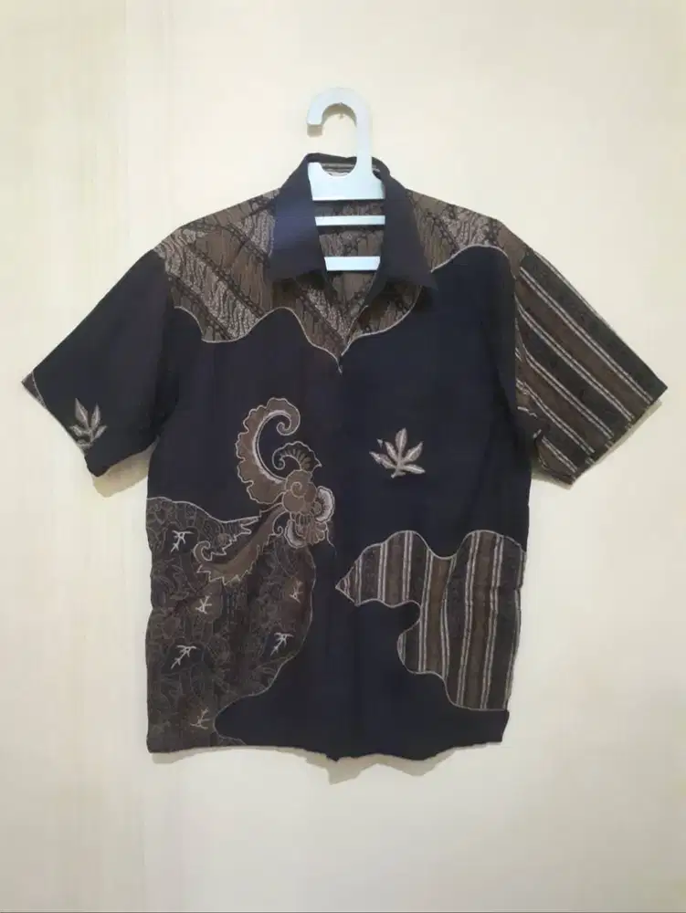 Preloved - Kemeja Batik Pekalongan Size L Bahan Adem NO MINUS