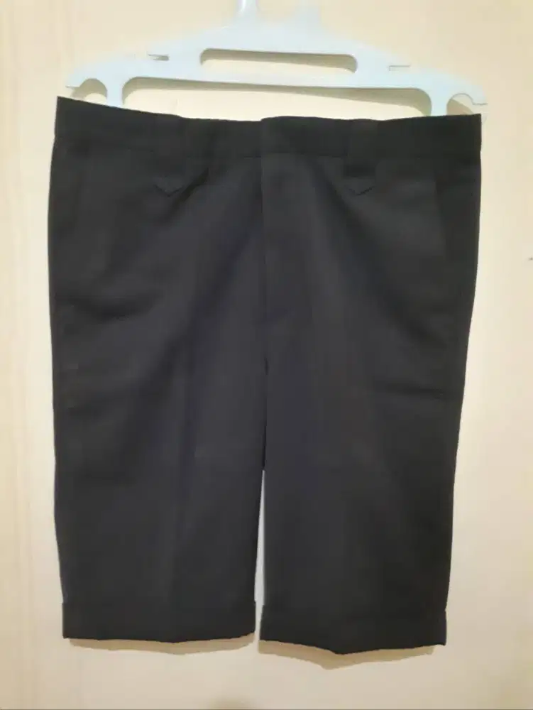 Celana Pria 3/4 Bahan Katun Size 34 Abu Tua