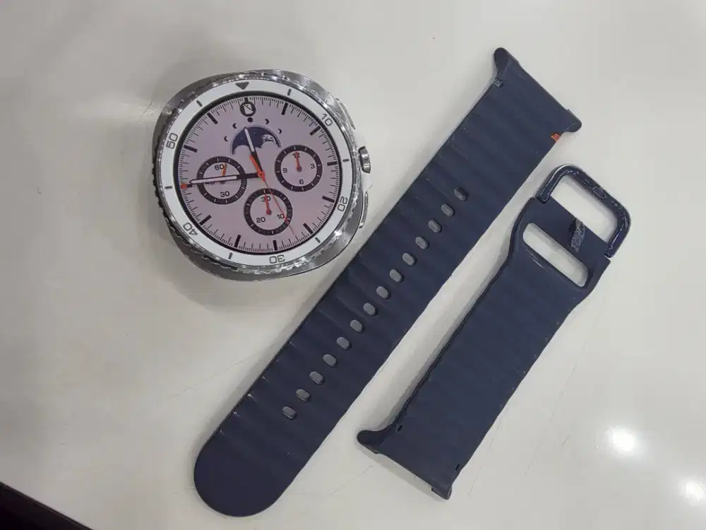 Galaxy Watch 8 Classic terbaru PUTIH