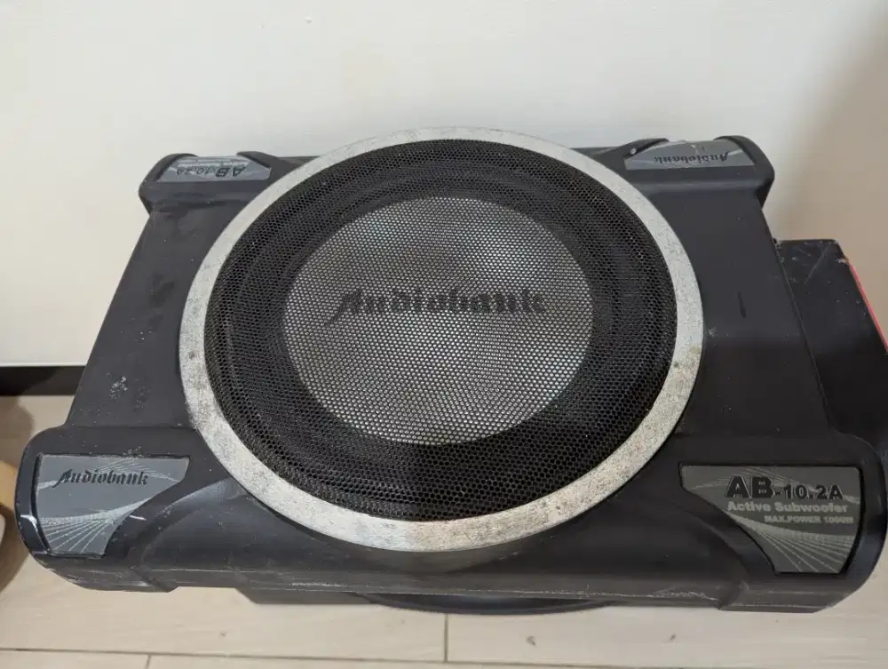 Subwoofer Aktif