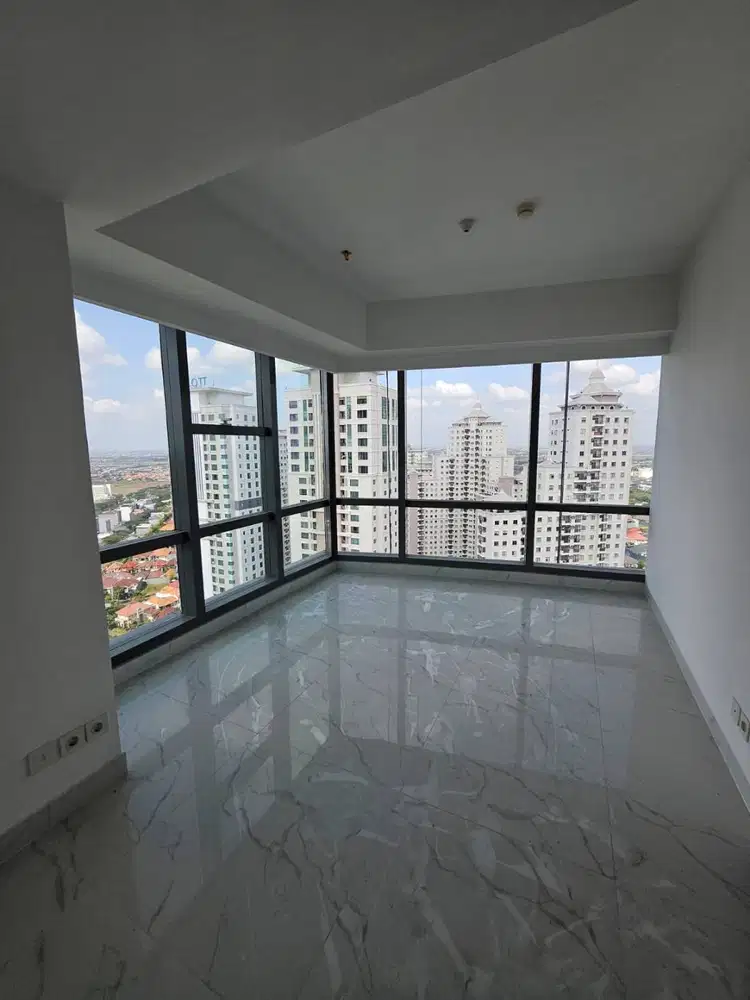 DIJUAL CEPAT LUXURY APARTEMEN LAVIZ 3BR PRIVATE LIFT 118m2 UNFURNISHED