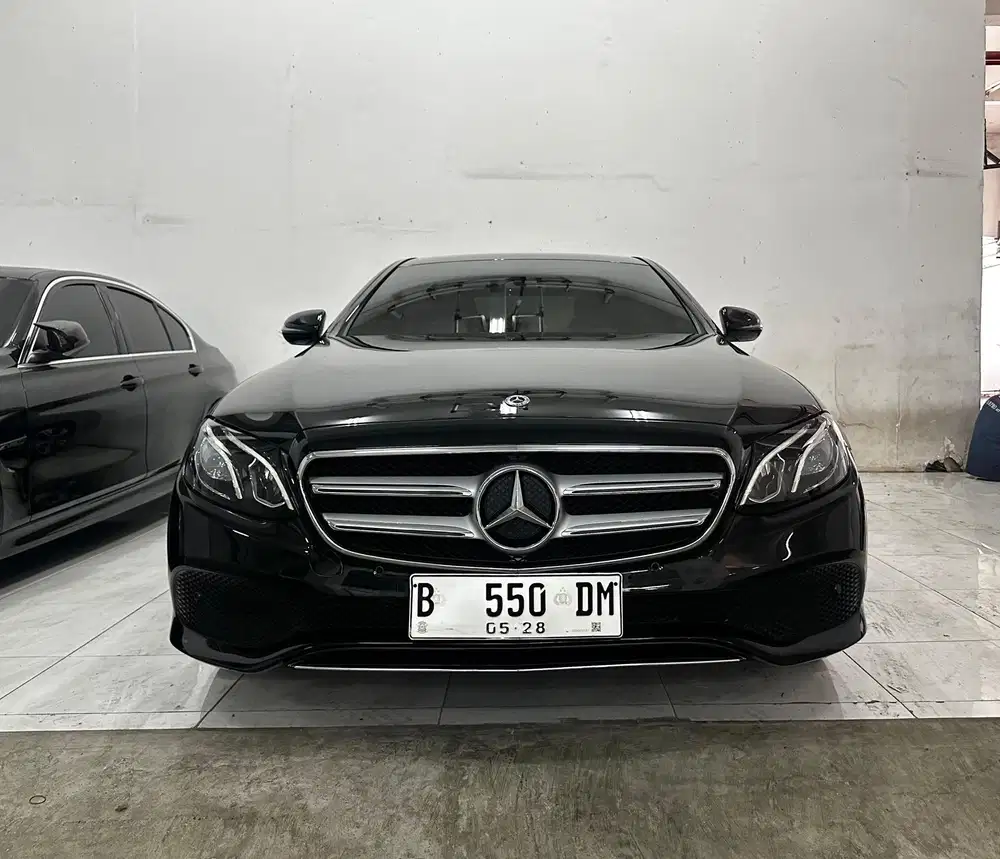 (20rb kilometer) E200 2018 PBD Full Ori Terawat Antik Seperti Baru