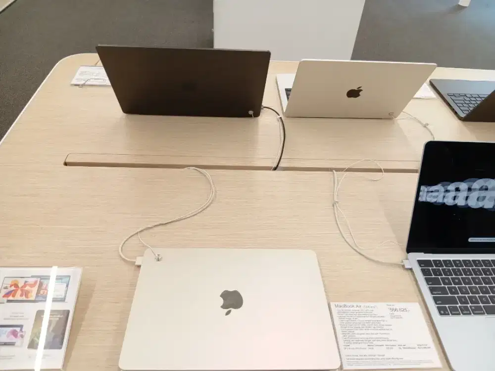 MacBook Air M4 13 inci