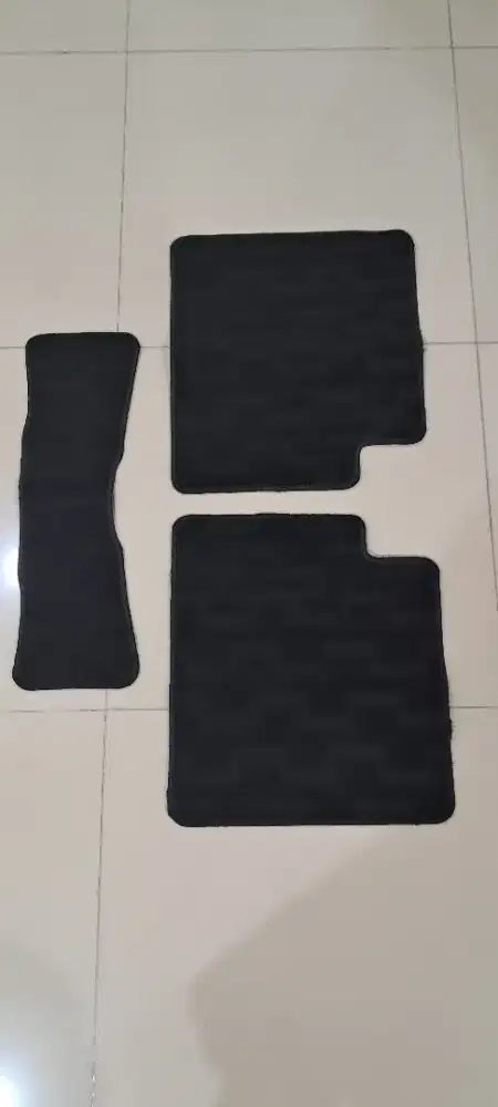 Karpet Berdu Baris ke2 Original Mazda2 2009 - 2014