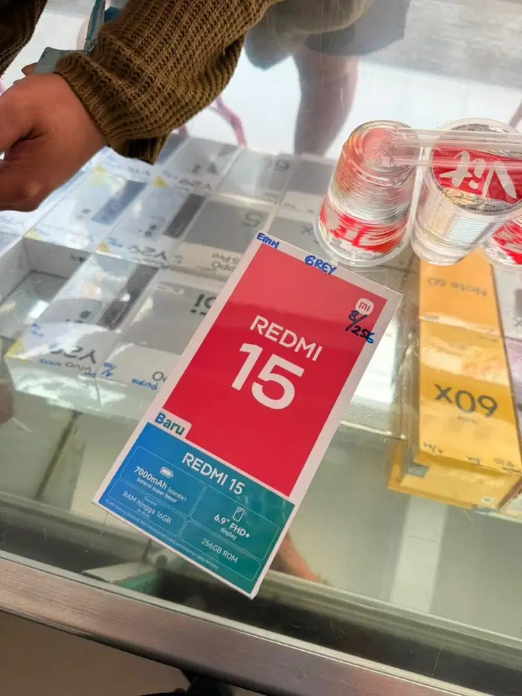 Redmi 15 baterai 7000mAh
