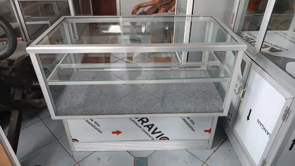 Jual Etalase counter HP second, Lok Pamulang Barat, Tangsel