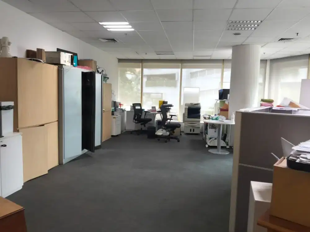 SEWA RITEL DI JAKARTA  SELATAN KUNINGAN  79M2 PARTISI  150K NEGO