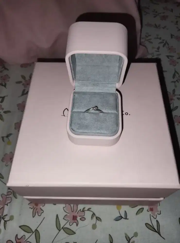 Diamond & Co - Diamond Ladies Ring Solitaire  DRSS0120 White Gold