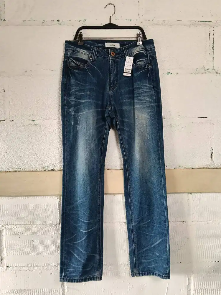 M HOLIDAY - Jeans Fashion Brand