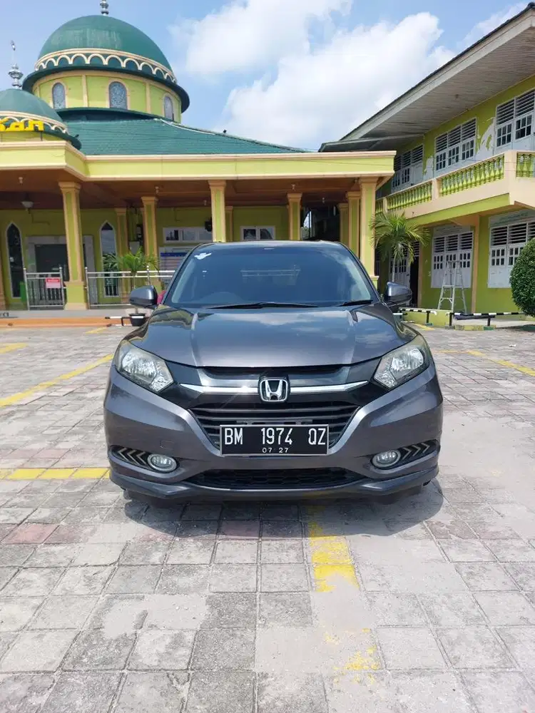 Dijual honda hrv e cvt tahun 2017 dp 10jt