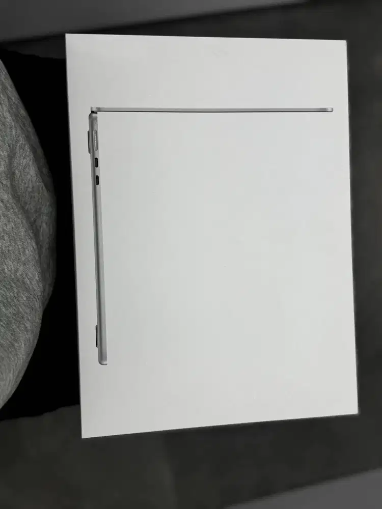 NEW! Macbook Air 2025 • chip M4 • 16/256GB