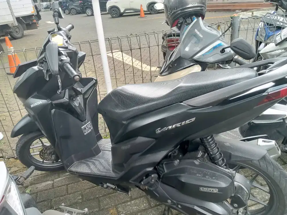 Vario new hitam dop 2022