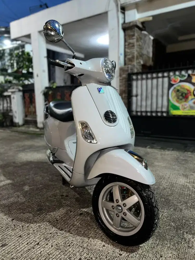 Vespa matic LX 150 2012