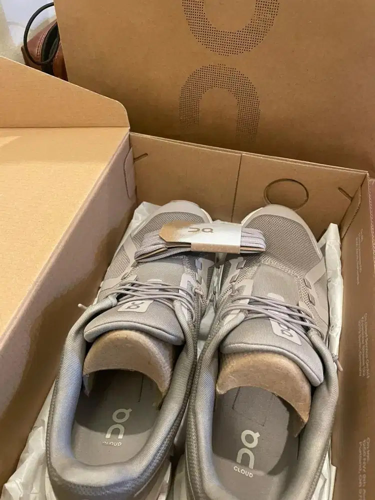 On Cloud 6 Size 42 Like New