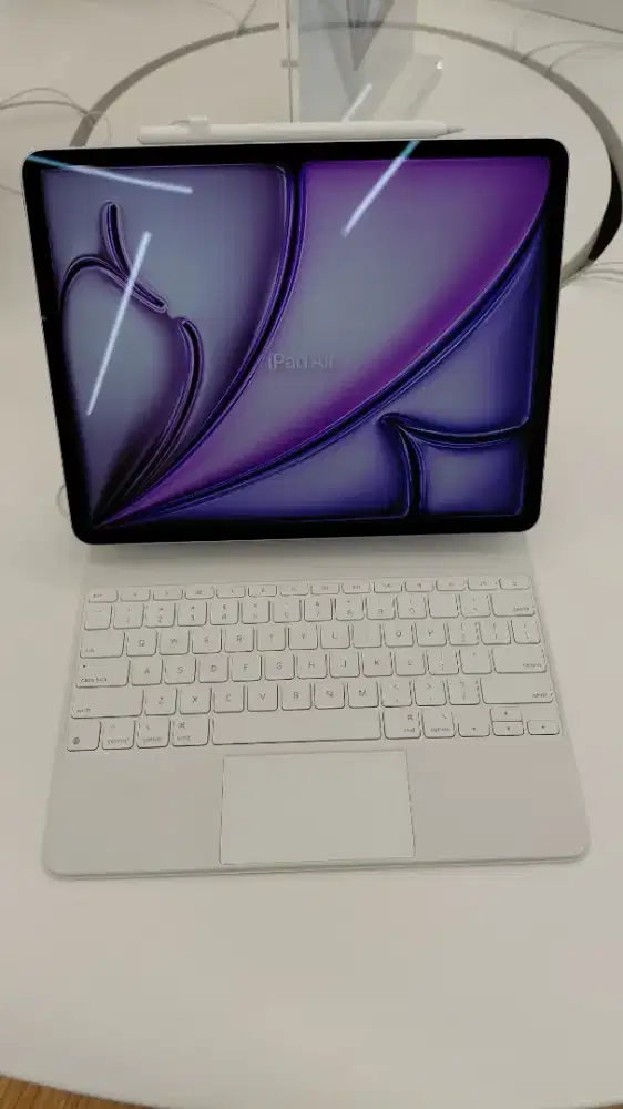 iPad Air 13 inci 256GB Wi-Fi