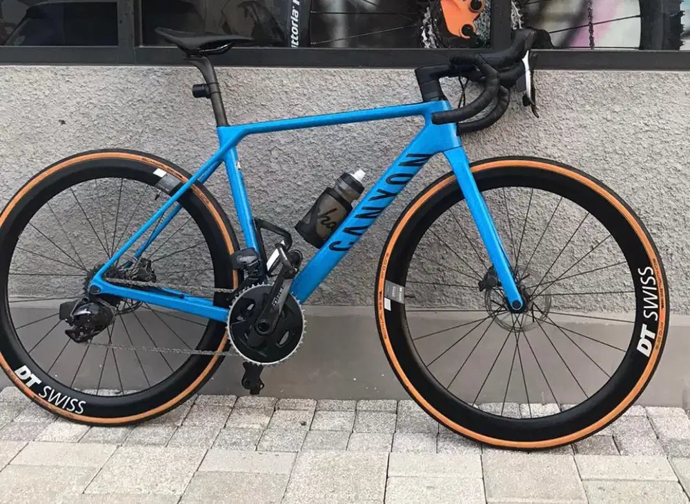 Dijual Roadbike Canyon Ultimate CF SLX 8