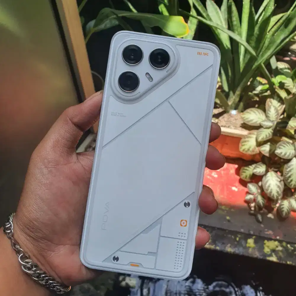 TECNO POVA 7 Ultra
5G 12/256GB