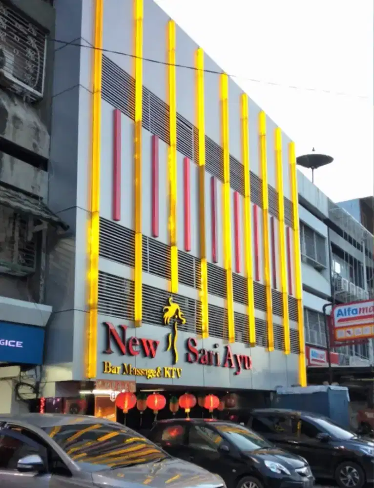 Khusus wanita untuk service clubbing