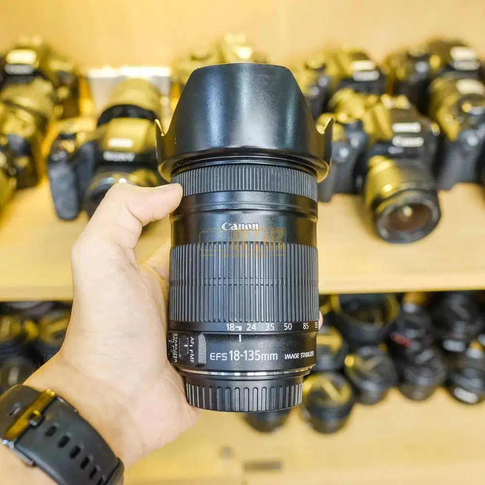 Lensa Canon EFS 18-135mm IS No Box Mulus