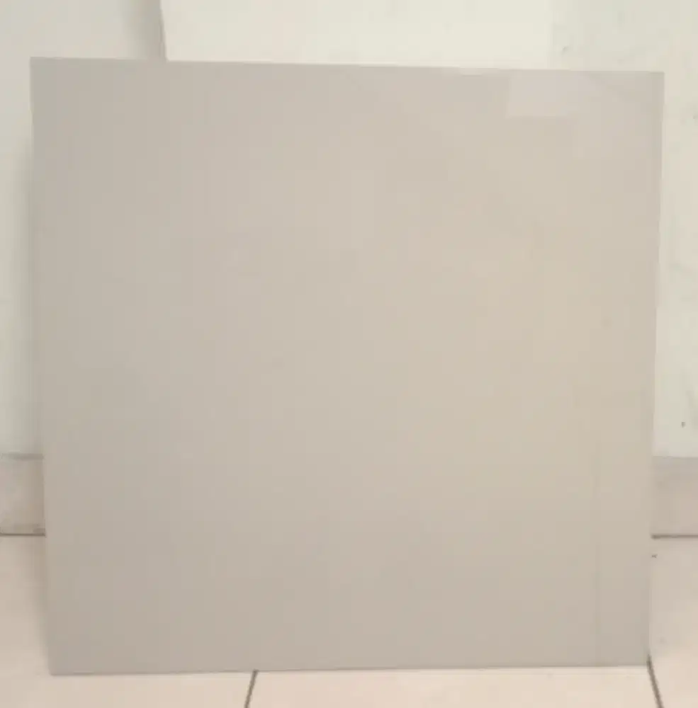 GRANIT 60 X 60 CREAM POLOS GLOSSY