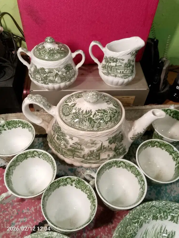 Satu set teko teh lawas jual cepat