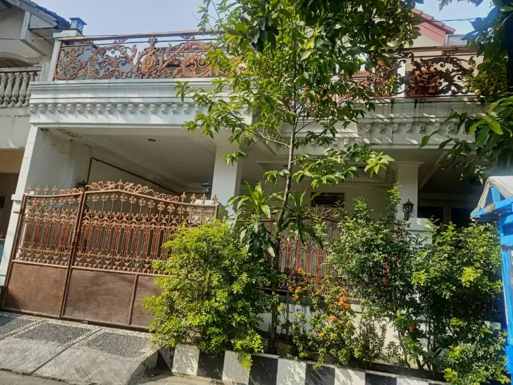 DIJUAL CEPAT: Rumah 3 Lantai di Perumahan Taman Narogong Indah, Kota B