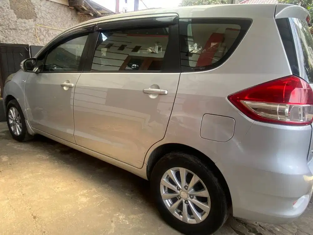 Dijual Suzuki Ertiga GL Manual 2015