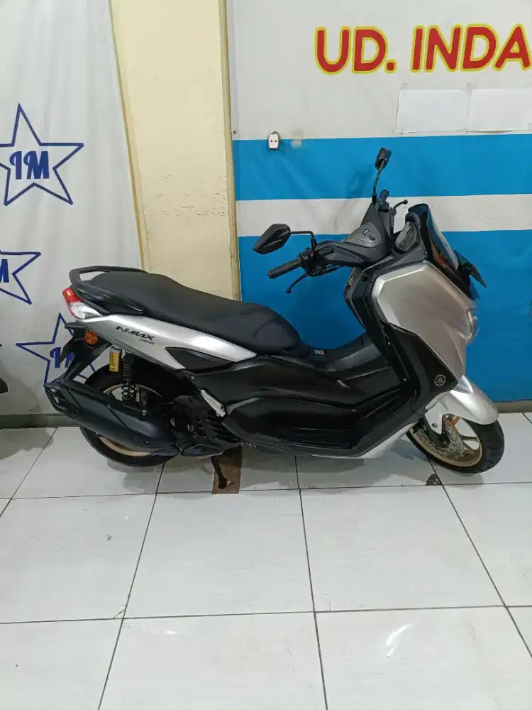 L Surabaya YAMAHA NMAX CONNECTED 155 2022 perak doff bisa kredit
