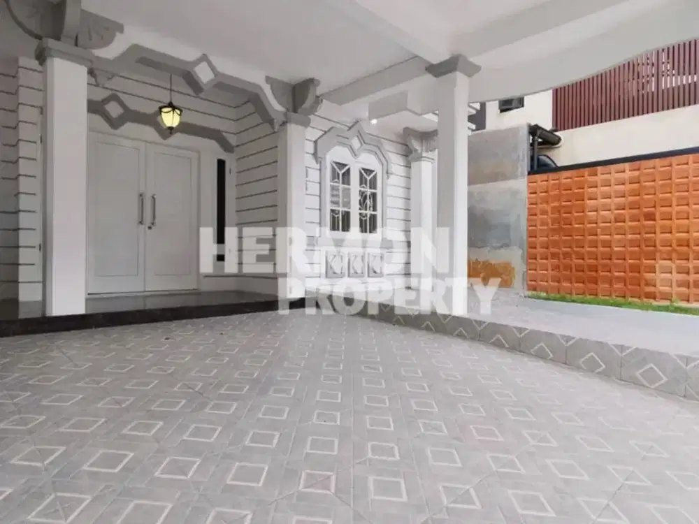 Segera Milii Rumah  yang EXCLUSIVE ini , Bangunan Lapang dengan Pencahayaan Terang di Kota Wisata Cibubur