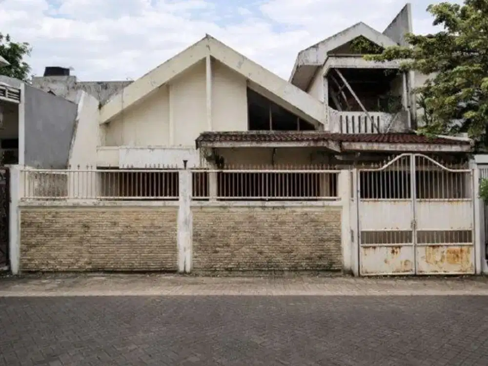 Rumah Manyar Kertoadi  STRATEGIS