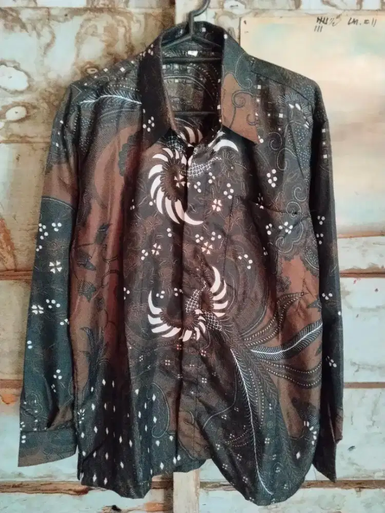 Kemeja batik lengan panjang