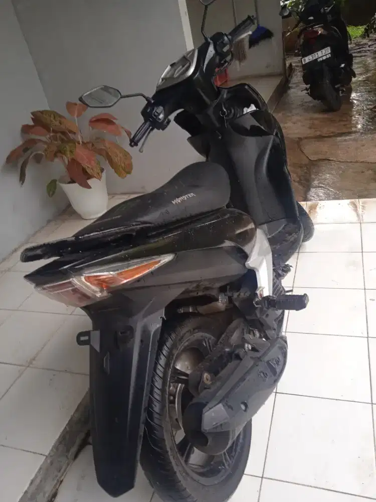 Jual motor Yamaha Xeon 125cc