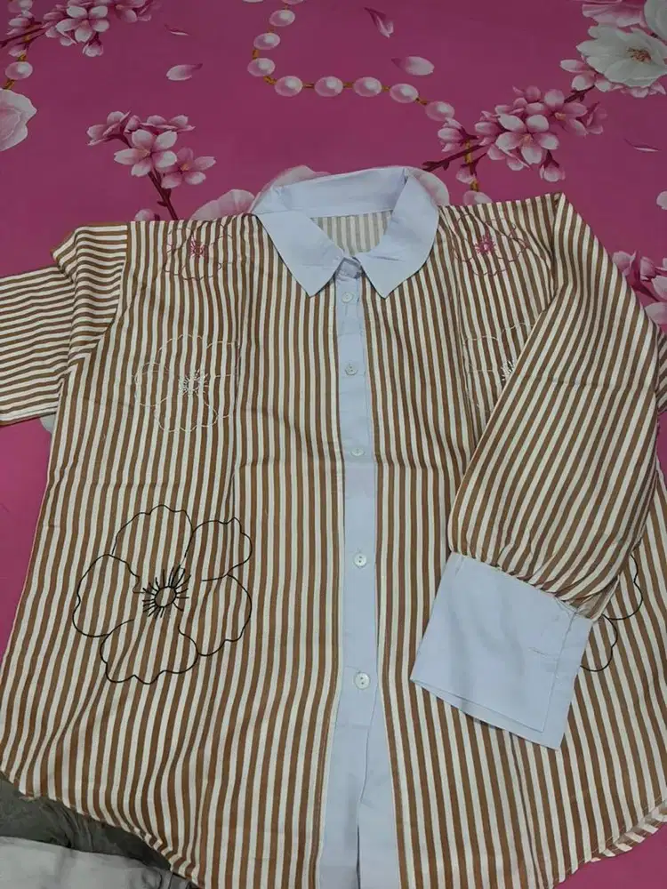 Kemeja bunga bahan katun