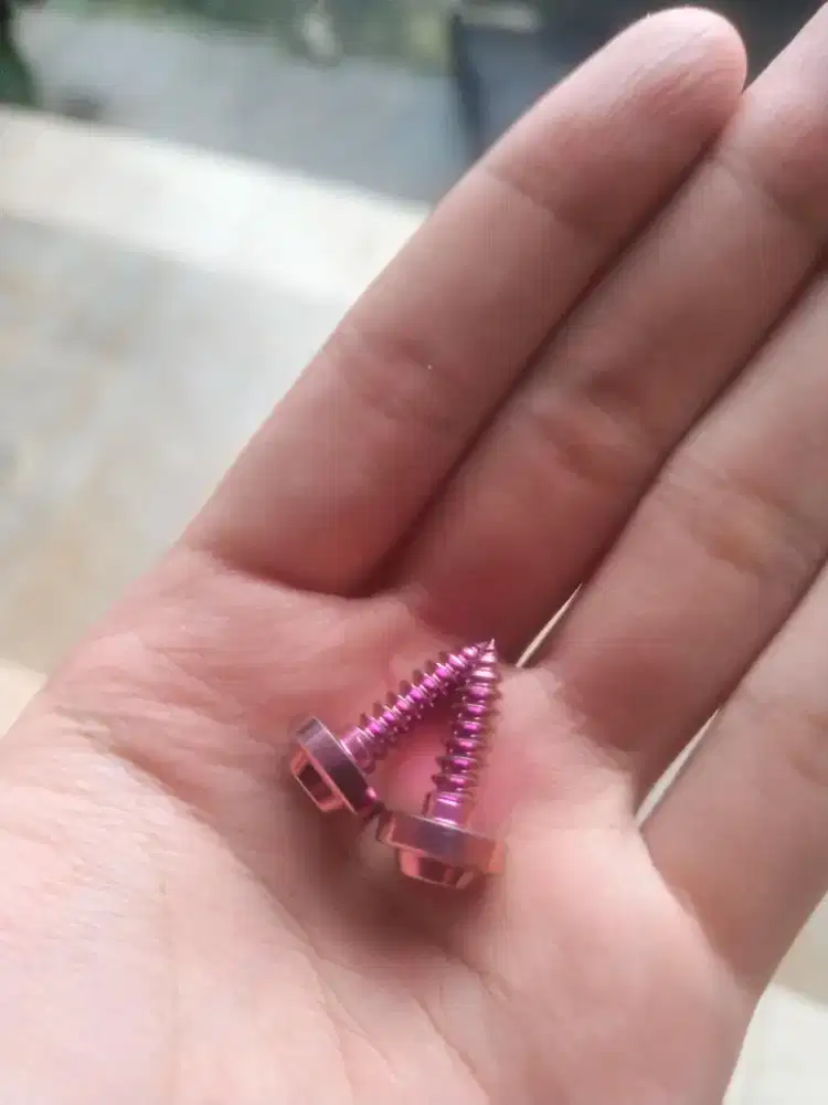 Baut Titanium (Pink)