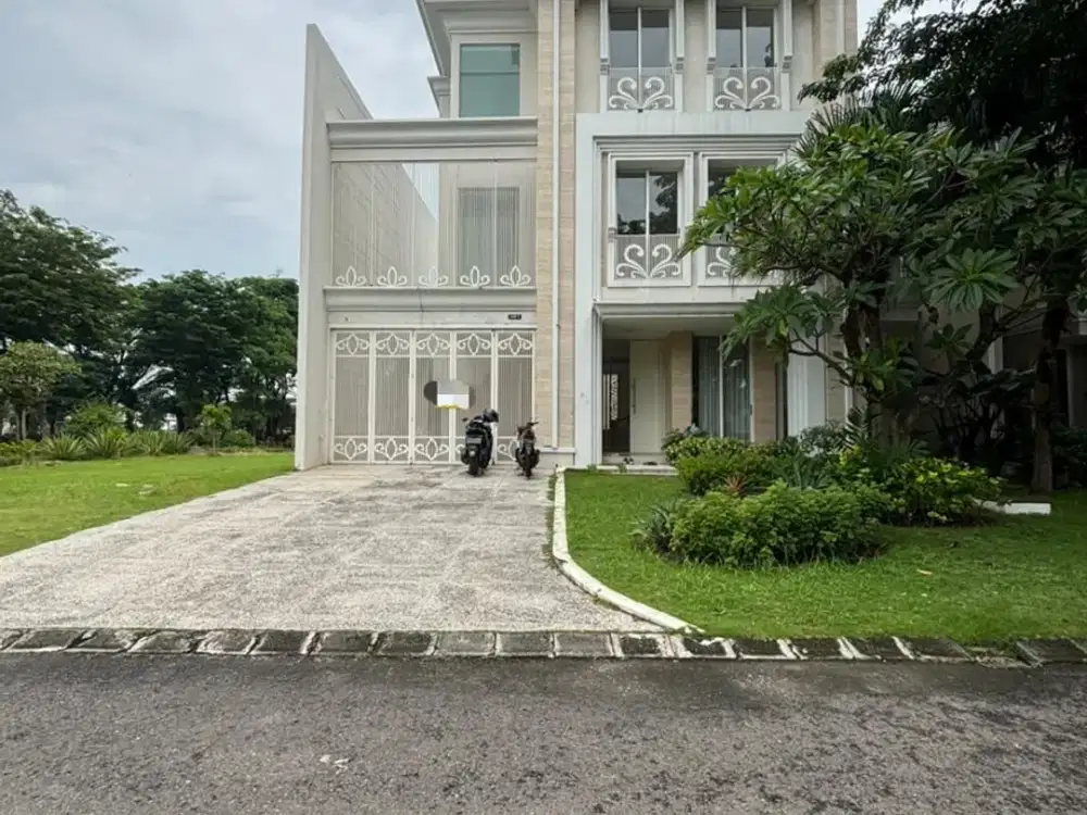 Dijual Rumah Cantik Mewah Pakuwon Indha Riz Golf Semi Furnish Strategis Siap Huni