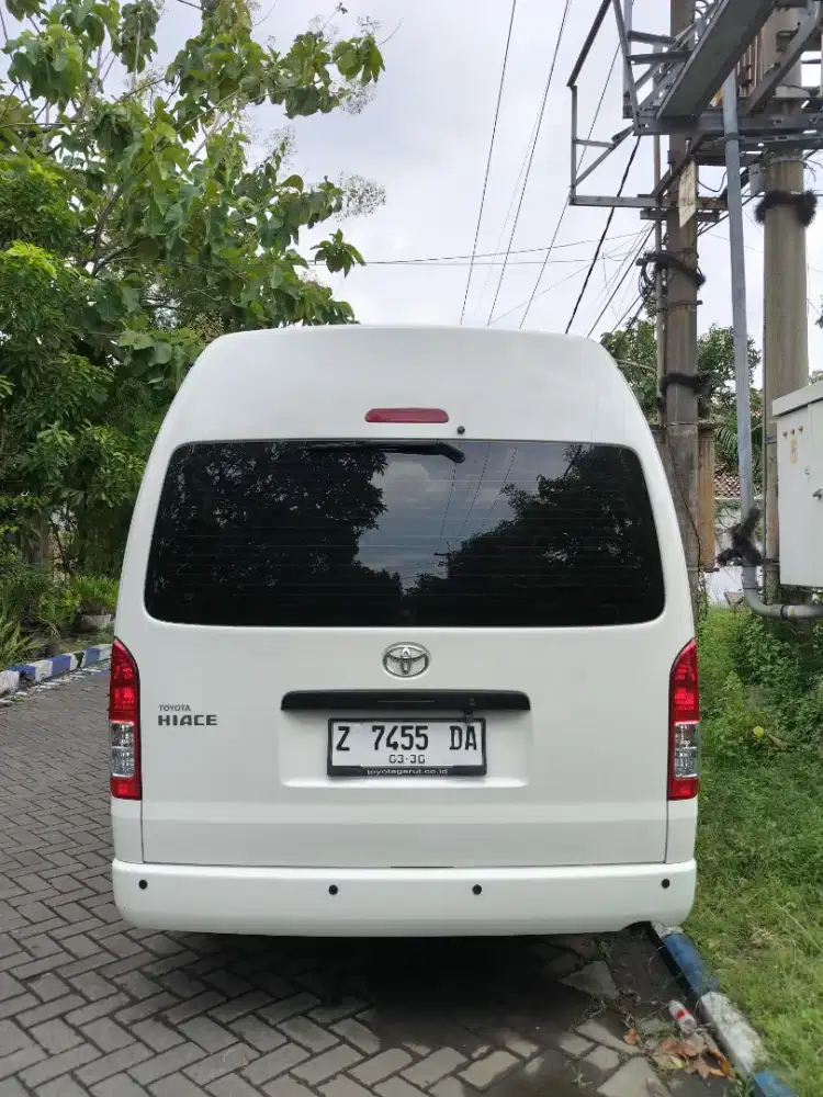 Toyota Hiace Commuter 3.0 Manual Disel 2024