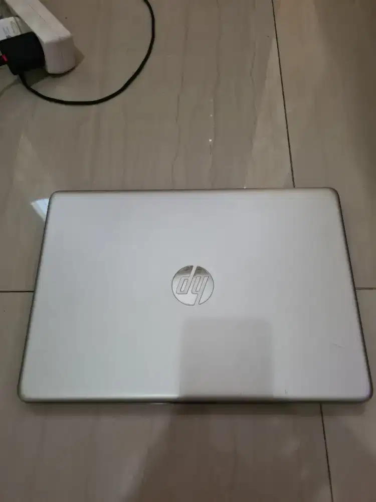Laptop HP 14s cf3040TU normal semua