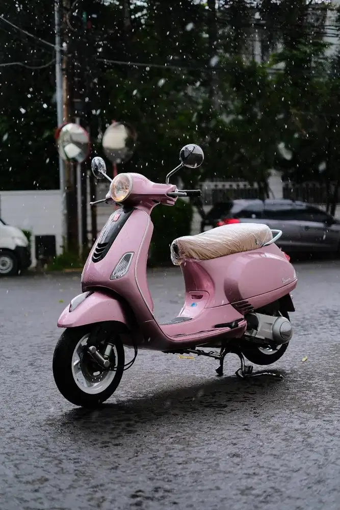 VESPA LX 150 2VIE TAHUN 2012