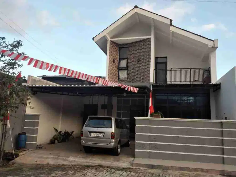 Rumah mewah 2 lantai sebelah kampus UMP Kembaran, dekat RS JIH Purwokerto